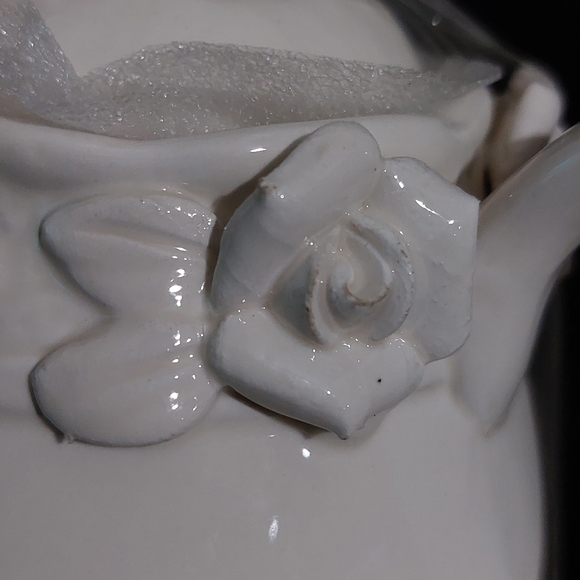 Vintage Teapot Cup Set Stacked White Porcelain with Relief Molded White Flowers - Picture 7 of 15